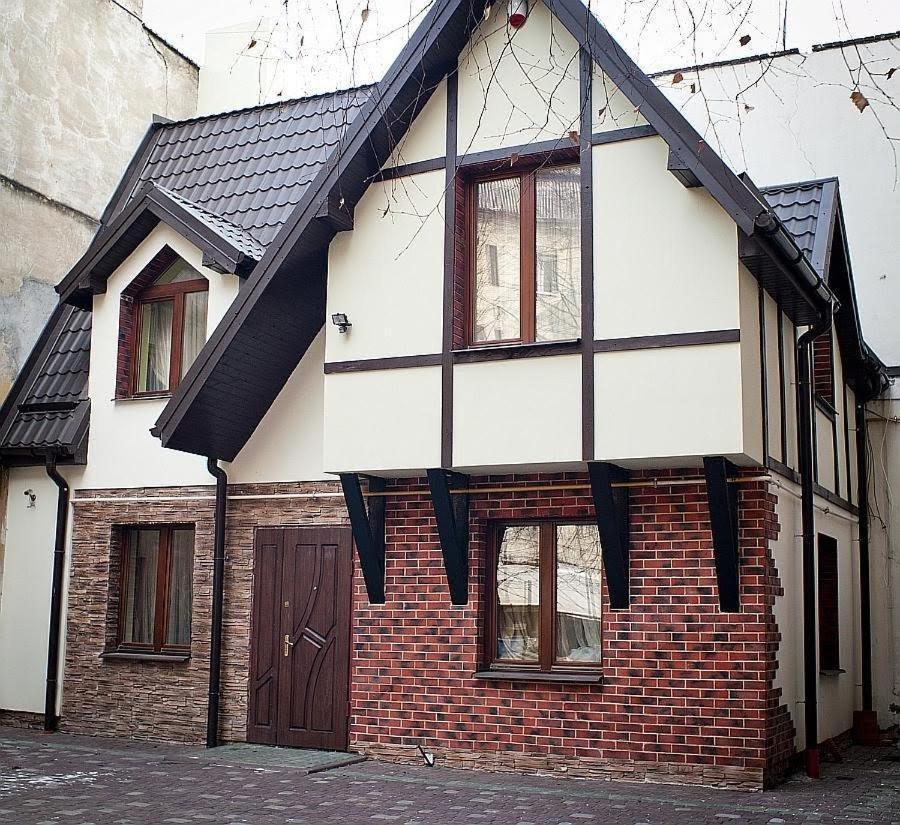 Затишна Оселя В Центрі Львова Lviv Buitenkant foto